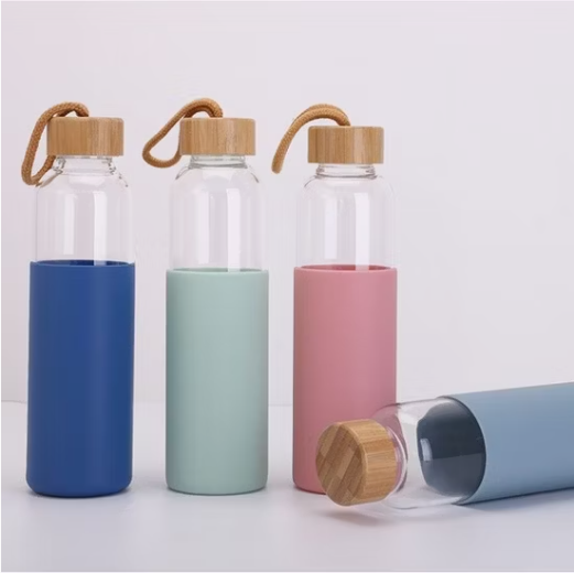 شيشي جي پاڻي جي بوتل سلڪون آستين سان